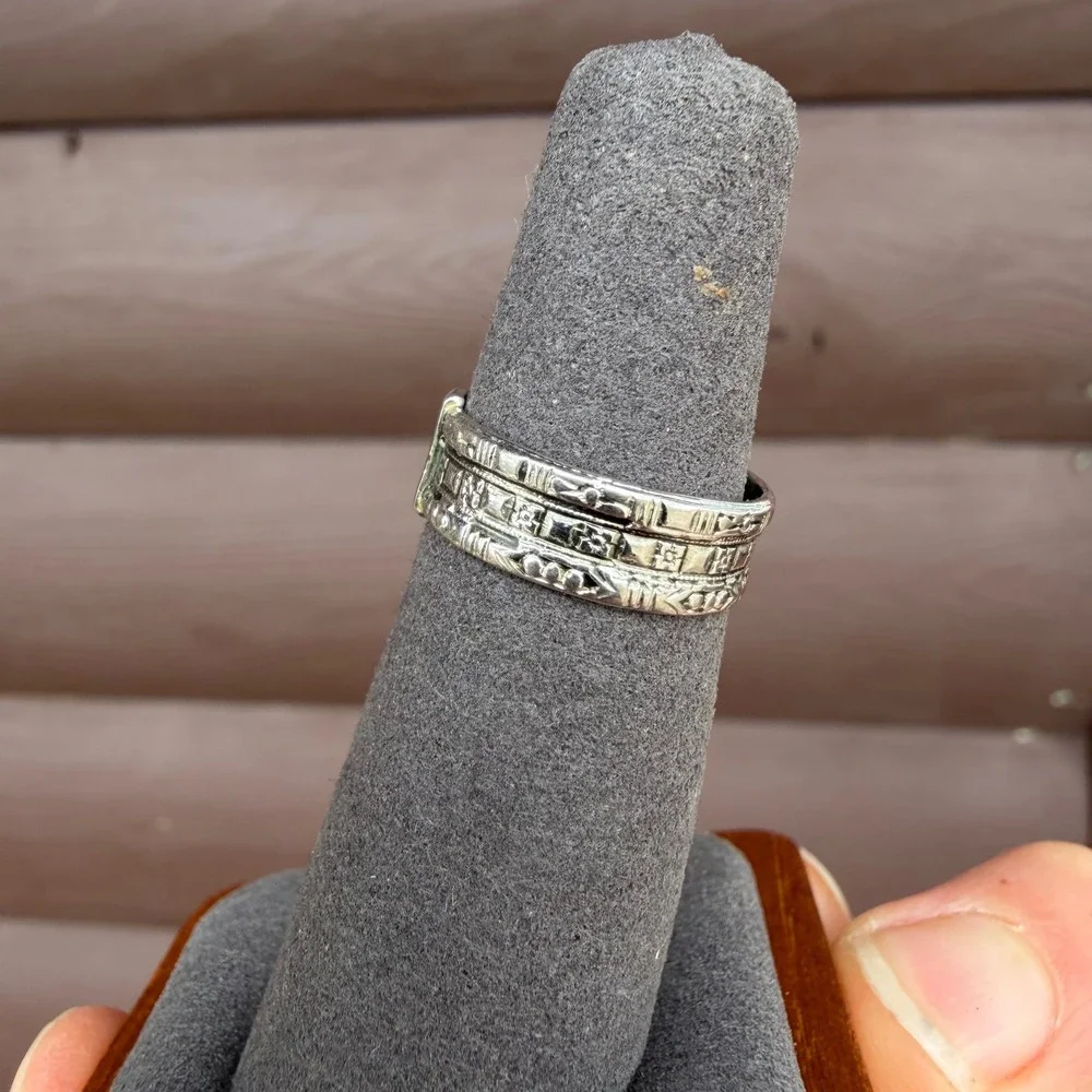 Avon Stacked Band Ring Women Size 5.5 Silver Tone Embossed Ornate Vintage